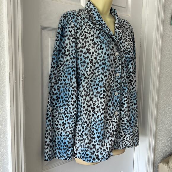 Victoria’s Secret Pajama Top Size M Animal Print Blue Gray Cotton Button Front - Picture 2 of 10